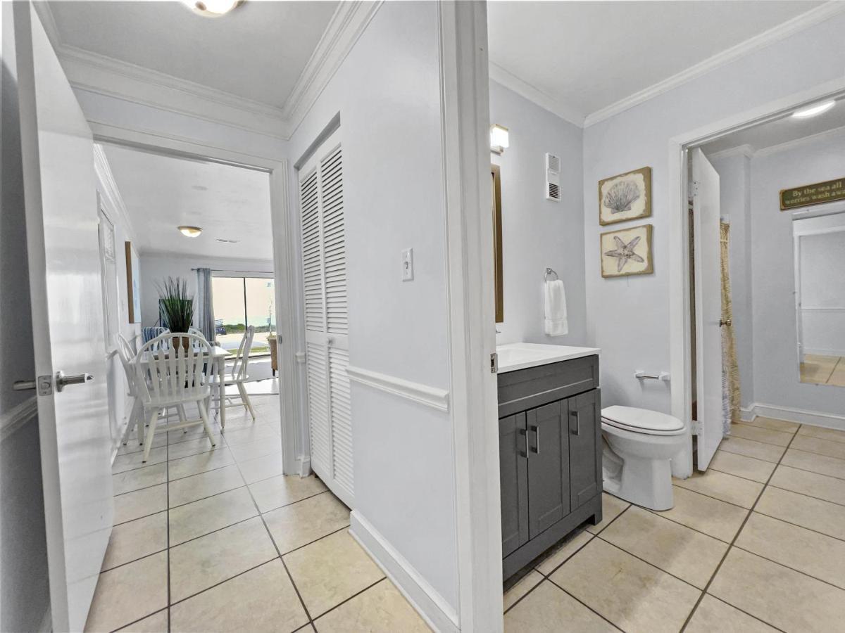 Apartment Emerald Shores #1001